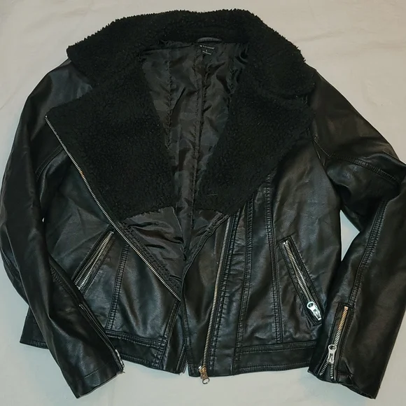 I ❤ Ronson jacket moto black faux leather and sherpa neckline silver zippers - Picture 12 of 12